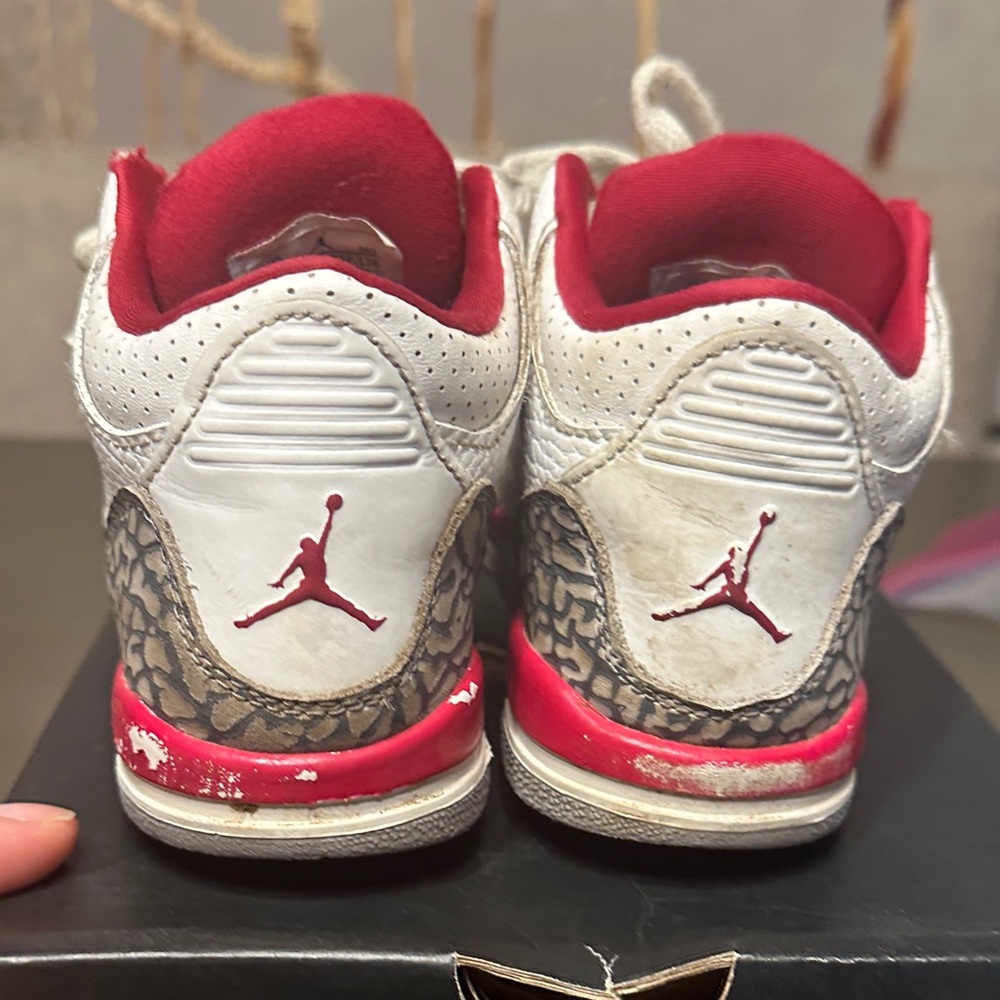 Kids White and Red Jordan 3 Sneakers - Picture 2 of 4